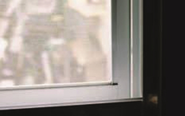 鋁窗工程會需要使用到泥作，因此通常會安排在與泥作工