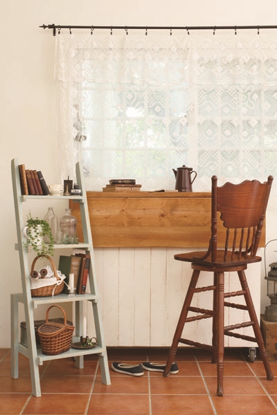 日式居住空間坪數不大,因此在日式鄉村風的營造上,也