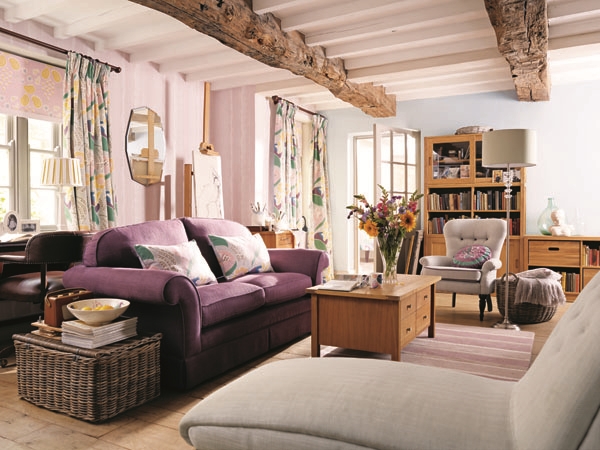 英式鄉村風有沿襲西部粗獷荒漠下的開闊鄉村風格調性，