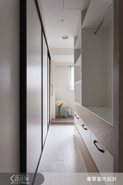 開放式空間概念打開了居家空間的視野，帶來更充足的光