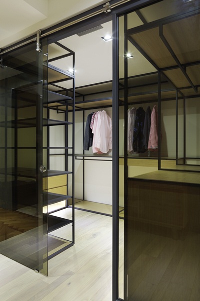 想要一早醒來就能聞到濃濃咖啡香,有小吧台可以料理美