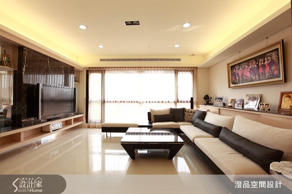 明亮的光線在居家空間中扮演的角色十分重要，除了實際