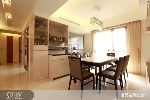 明亮的光線在居家空間中扮演的角色十分重要，除了實際