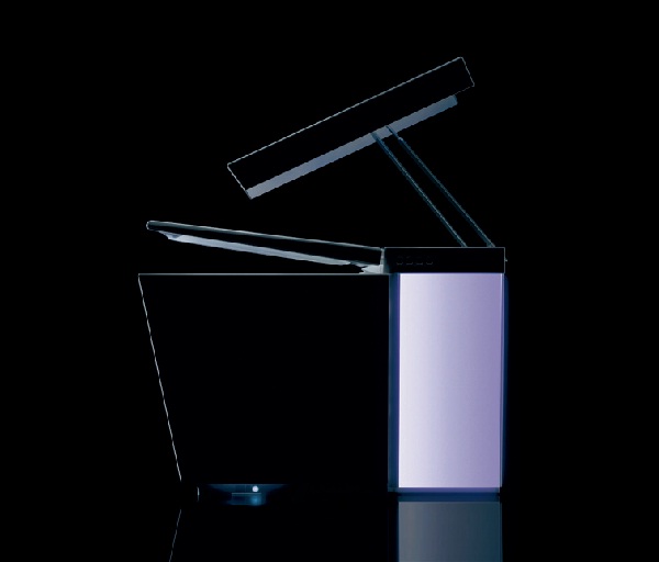 新式頂級智慧型全自動馬桶極簡的外型設計，與舒適機能