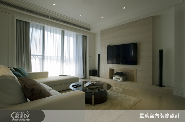 屋主喜歡古典風格的典雅高貴,但又不喜歡過於繁瑣的設