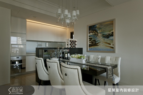 屋主喜歡古典風格的典雅高貴,但又不喜歡過於繁瑣的設