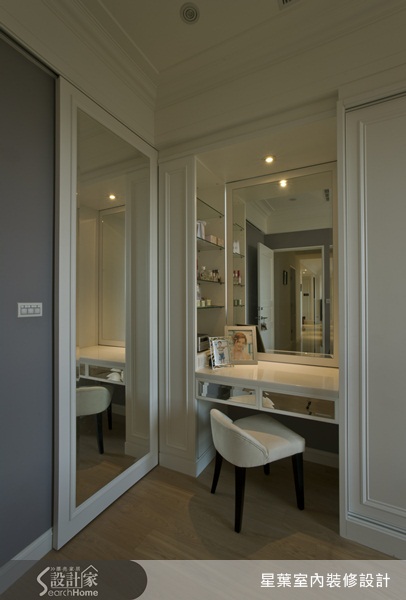 屋主喜歡古典風格的典雅高貴,但又不喜歡過於繁瑣的設