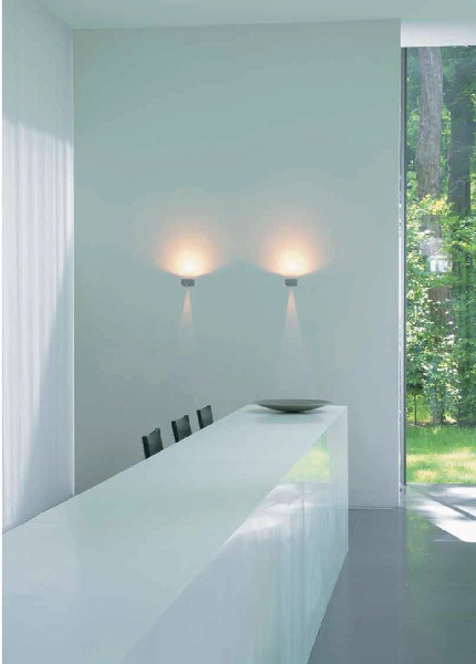 燈光的發明，改變了人類的生活型態．現今燈光在居家空