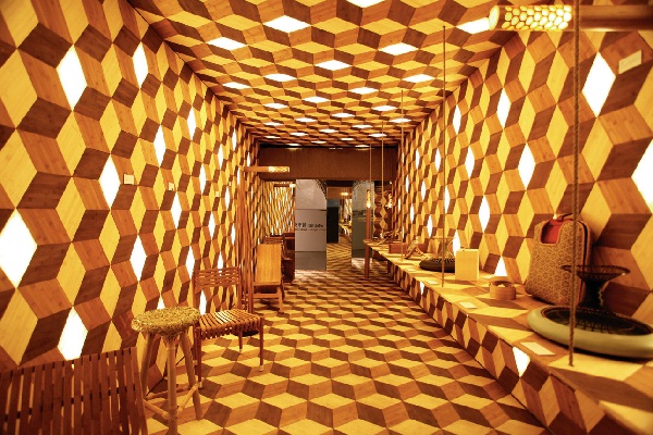 燈光的發明，改變了人類的生活型態．現今燈光在居家空