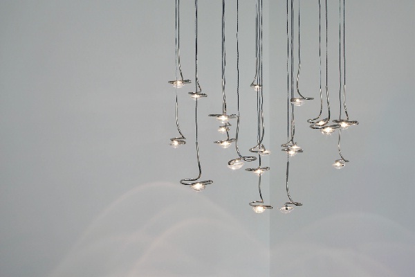 燈光的發明，改變了人類的生活型態．現今燈光在居家空