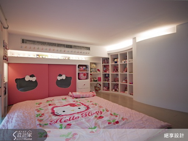 臥房是人們開啟與結束一天生活的重要轉換空間，因此臥