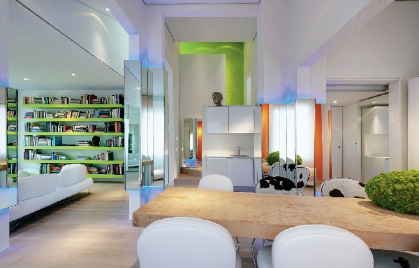 充滿了當代藝術氛圍,融合了繽紛色彩,這間座落於義大