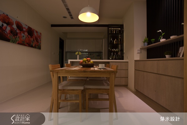 誰說空間規劃非得要用制式隔間才能定義室內格局？其實