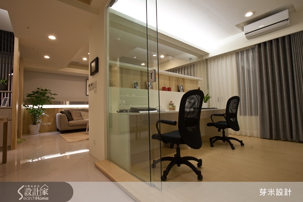 誰說空間規劃非得要用制式隔間才能定義室內格局？其實