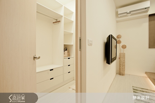 誰說空間規劃非得要用制式隔間才能定義室內格局？其實