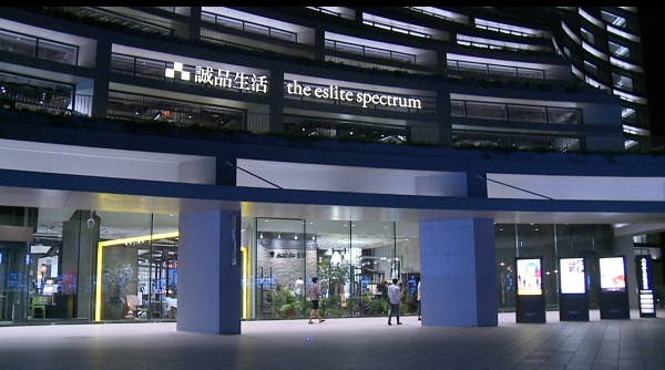 今天的天空有些陰霾，但小編的心情卻是萬里無雲，實在