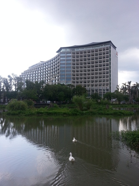 今天的天空有些陰霾，但小編的心情卻是萬里無雲，實在