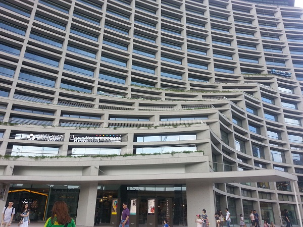 今天的天空有些陰霾，但小編的心情卻是萬里無雲，實在