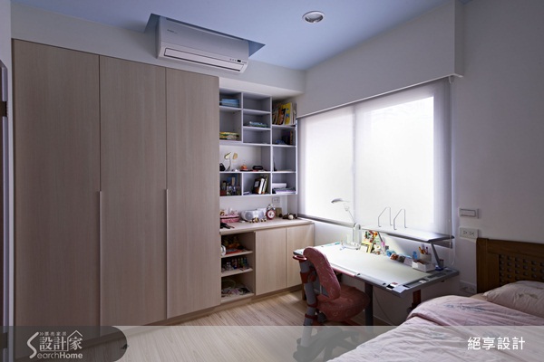 這一間屋齡約12年的中古屋,原先屋型是兩戶打通,有夾