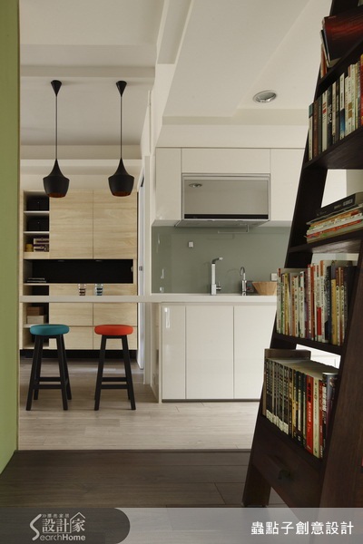 由於目前家庭成員只有二名，不需要過多的空間設計，在