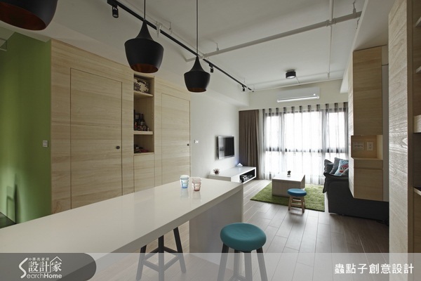 由於目前家庭成員只有二名，不需要過多的空間設計，在