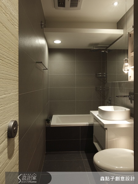 由於目前家庭成員只有二名，不需要過多的空間設計，在