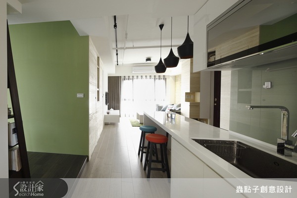 由於目前家庭成員只有二名，不需要過多的空間設計，在