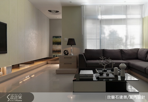 又到了換季的時刻，客廳是家裡見客的地方，也是一間房