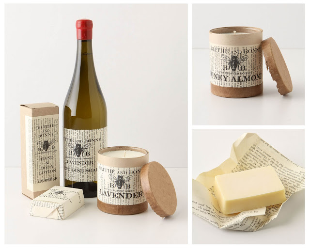 夏天的尾巴漸漸消失，而這時秋天的羽毛落下。
季節轉