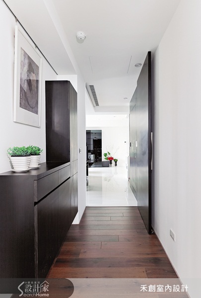 將近50坪的房子擁有足夠的空間規畫，一方面得以滿足年