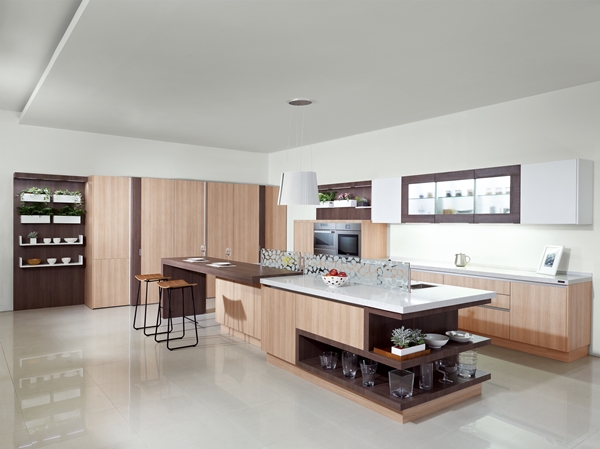 近年來，結合廚房、餐廳與客廳兼具實用、展示及社交功