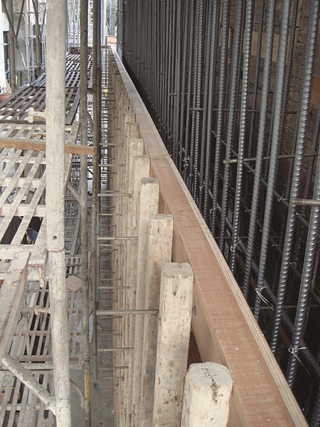 所謂的「清水」是指混凝土灌漿澆置完成將模板拆卸後,