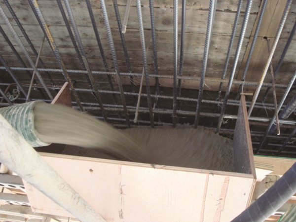 所謂的「清水」是指混凝土灌漿澆置完成將模板拆卸後,