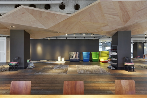 色彩,是創造風格的重要元素之一。色彩也可以因時、因