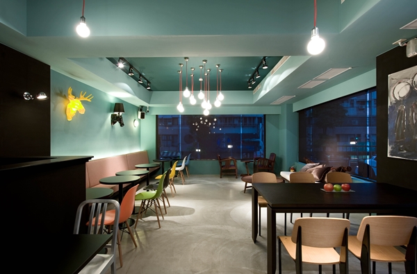 色彩,是創造風格的重要元素之一。色彩也可以因時、因