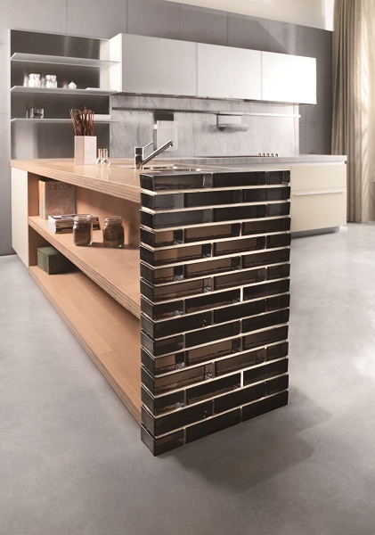 玻璃磚在空間運用中，呈現質感與透明感，讓許多設計者