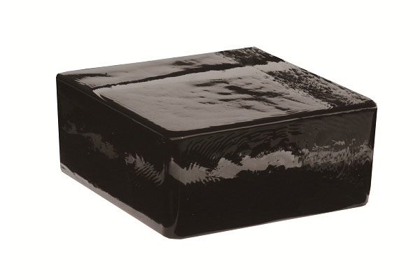 玻璃磚在空間運用中，呈現質感與透明感，讓許多設計者