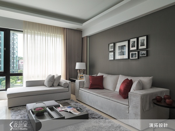 原本與家人同住透天厝的一家三口，在買下單層新成屋之