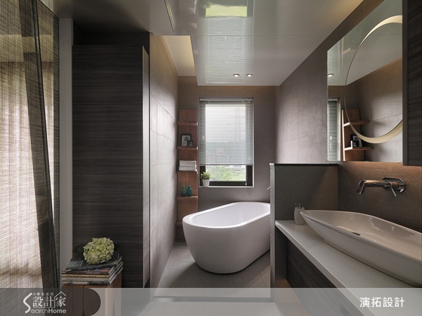 原本與家人同住透天厝的一家三口，在買下單層新成屋之