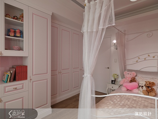 原本與家人同住透天厝的一家三口，在買下單層新成屋之