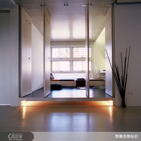 除了實用的照明機能,燈光同時也肩負著點亮空間氛圍的