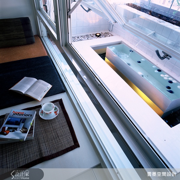 除了實用的照明機能,燈光同時也肩負著點亮空間氛圍的