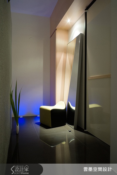 除了實用的照明機能,燈光同時也肩負著點亮空間氛圍的