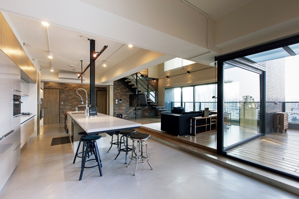 發源於20世紀40年代美國紐約，主要是因為當時藝術家付