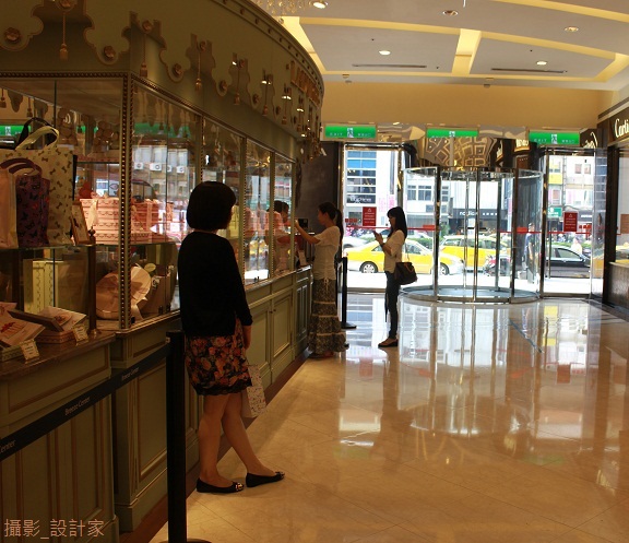 最近，台北街頭飄起了法國味兒，小編快步循著香甜的味