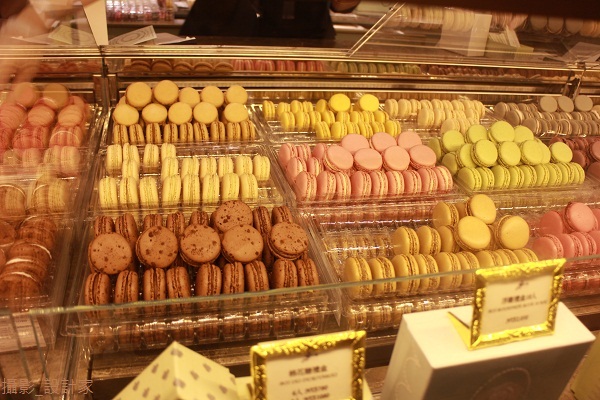 最近，台北街頭飄起了法國味兒，小編快步循著香甜的味