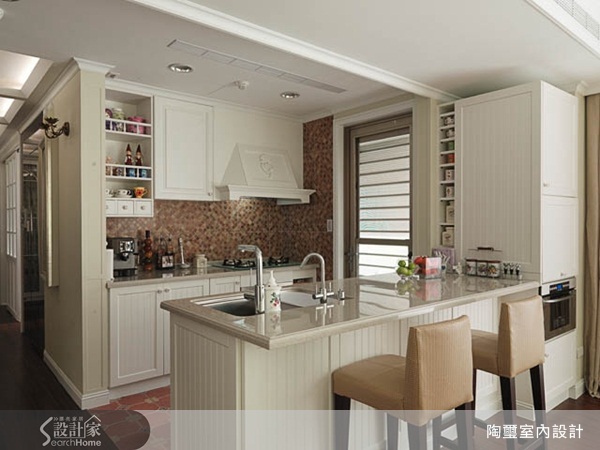 經常在鄉村風可以見到花磚的身影，除了磚面上有花草圖