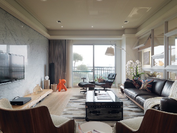 沈志忠,一位出身於宜蘭的小孩,1998 年懷抱著設計夢