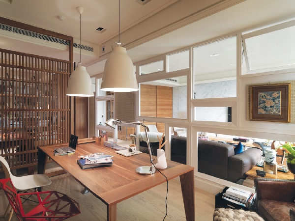 沈志忠,一位出身於宜蘭的小孩,1998 年懷抱著設計夢