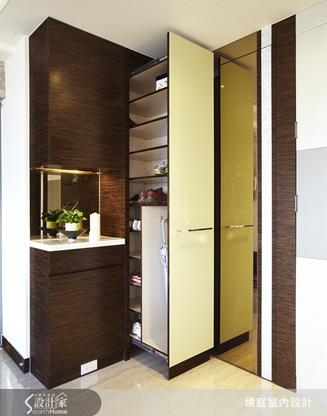 本案擁有絕佳的地理位置，從客廳的窗戶看出去可欣賞美